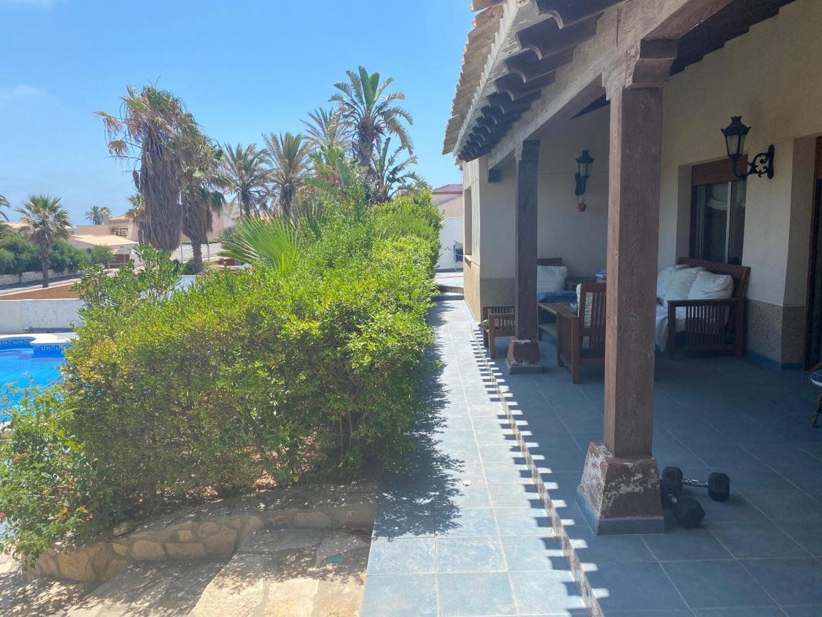 Chalet 5 Dormitorios Con Piscina Y Jardin La Manga del Mar Menor Esterno foto